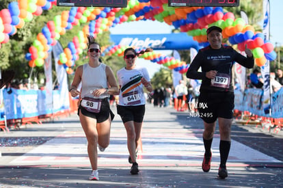 Monica Gallegos,  Daniela Alcala | Carrera  21K Siglo META