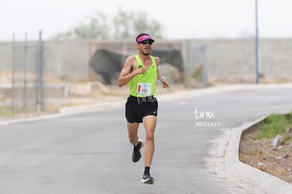 Roberto Zamora, bengalas | Carrera 5K y 10K Chapingo 2024