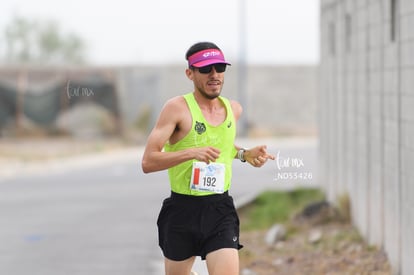 Roberto Zamora, bengalas | Carrera 5K y 10K Chapingo 2024