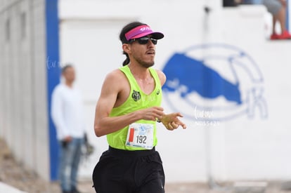 Roberto Zamora, bengalas | Carrera 5K y 10K Chapingo 2024