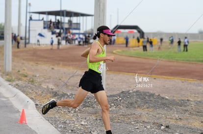 Roberto Zamora, bengalas | Carrera 5K y 10K Chapingo 2024