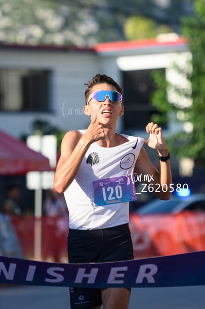 Jared Serrano Rivera, campeón 10K | Carrera Qualitas 5K y 10K