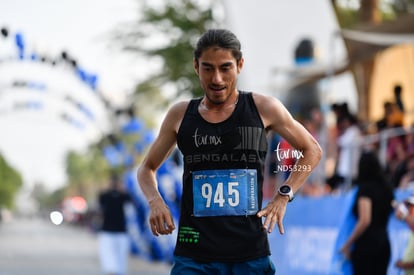 Roberto Zamora, campeón 5K, Bengalas | Carrera Powerade Torreón 2024, 5 y 10K