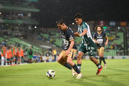 Pablo Bennevendo, Diego Medina | Santos Laguna vs Pumas UNAM J2