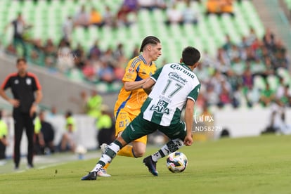 Marcelo Flores, Emmanuel Echeverría | Santos Laguna vs Tigres UANL J4