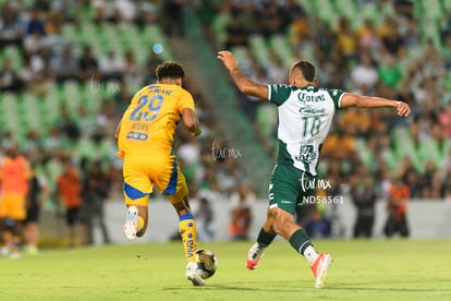 Jonathan Herrera, Pedro Aquino, Franco Fagundez | Santos Laguna vs Tigres UANL J4