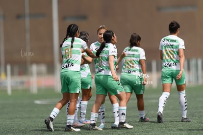 festejan gol | Santos vs Tijuana femenil J15 sub 19