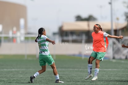 festejan gol | Santos vs Tijuana femenil J15 sub 19