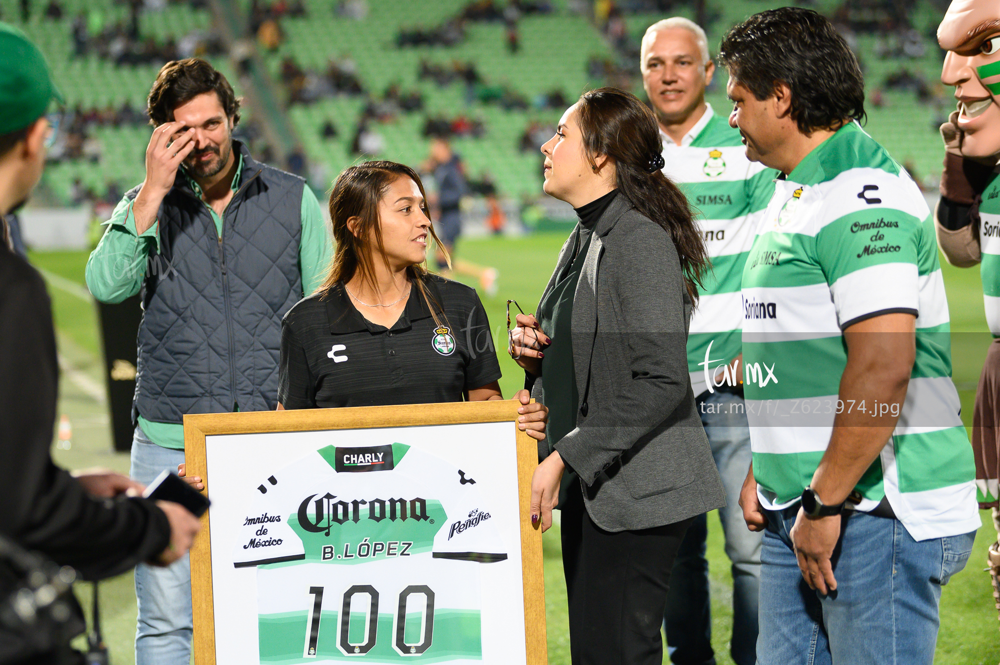 Brenda López, 100 juegos femenil