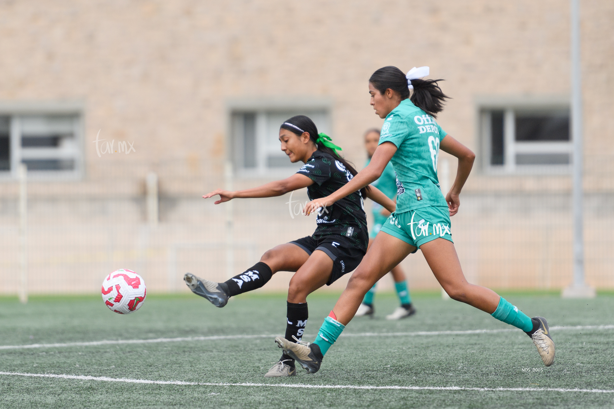 Karoll Lopez, Estefanía Cisneros » Santos Laguna vs Leon sub 19