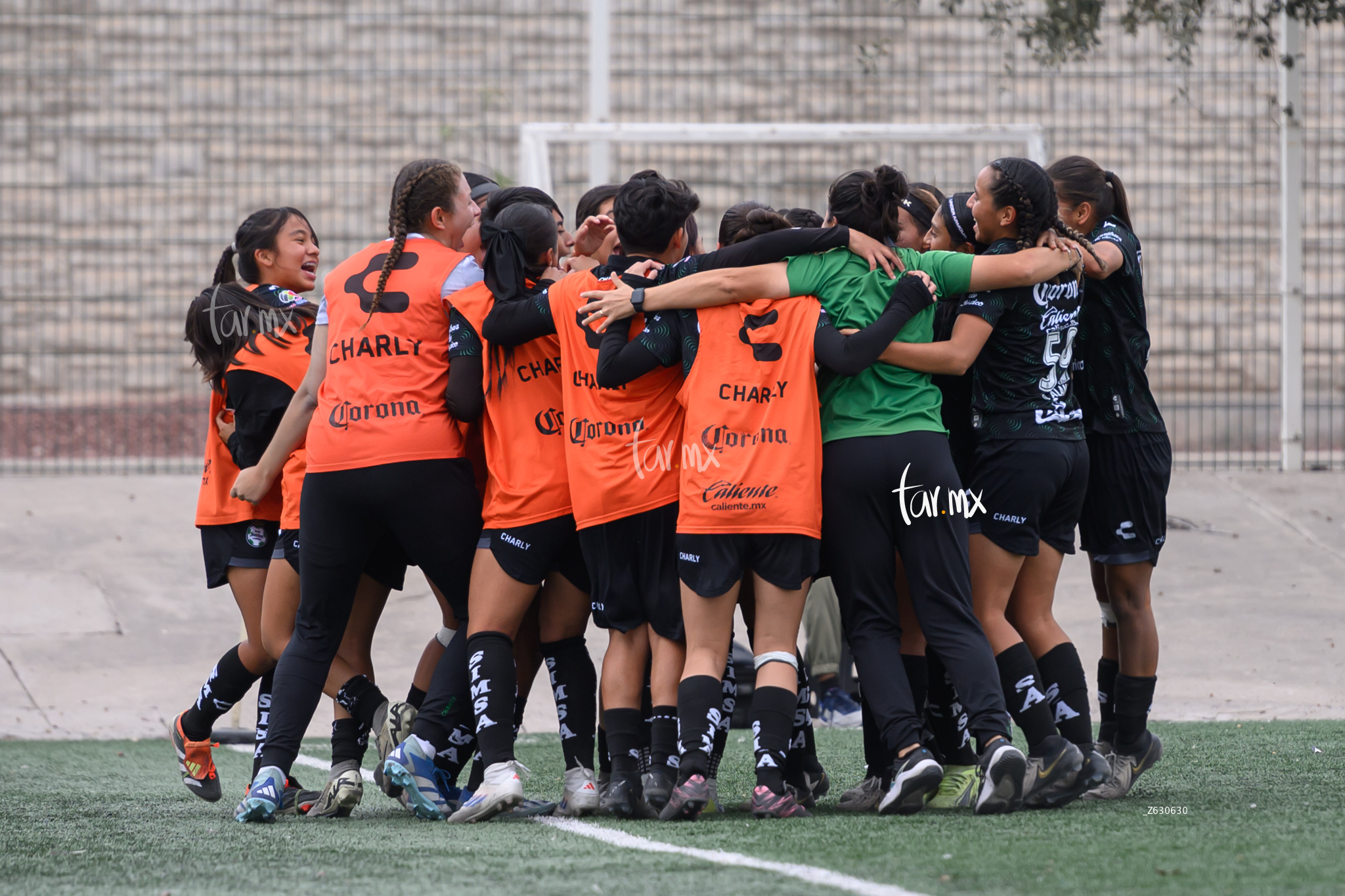 celebración de gol » Santos Laguna vs Leon sub 19