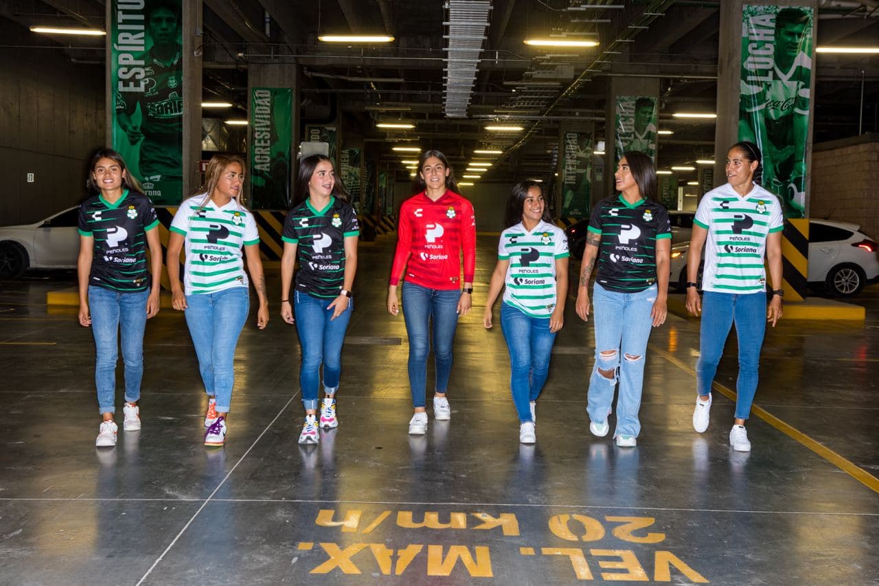 Santos Laguna Femenil presenta nuevo uniforme 21-22